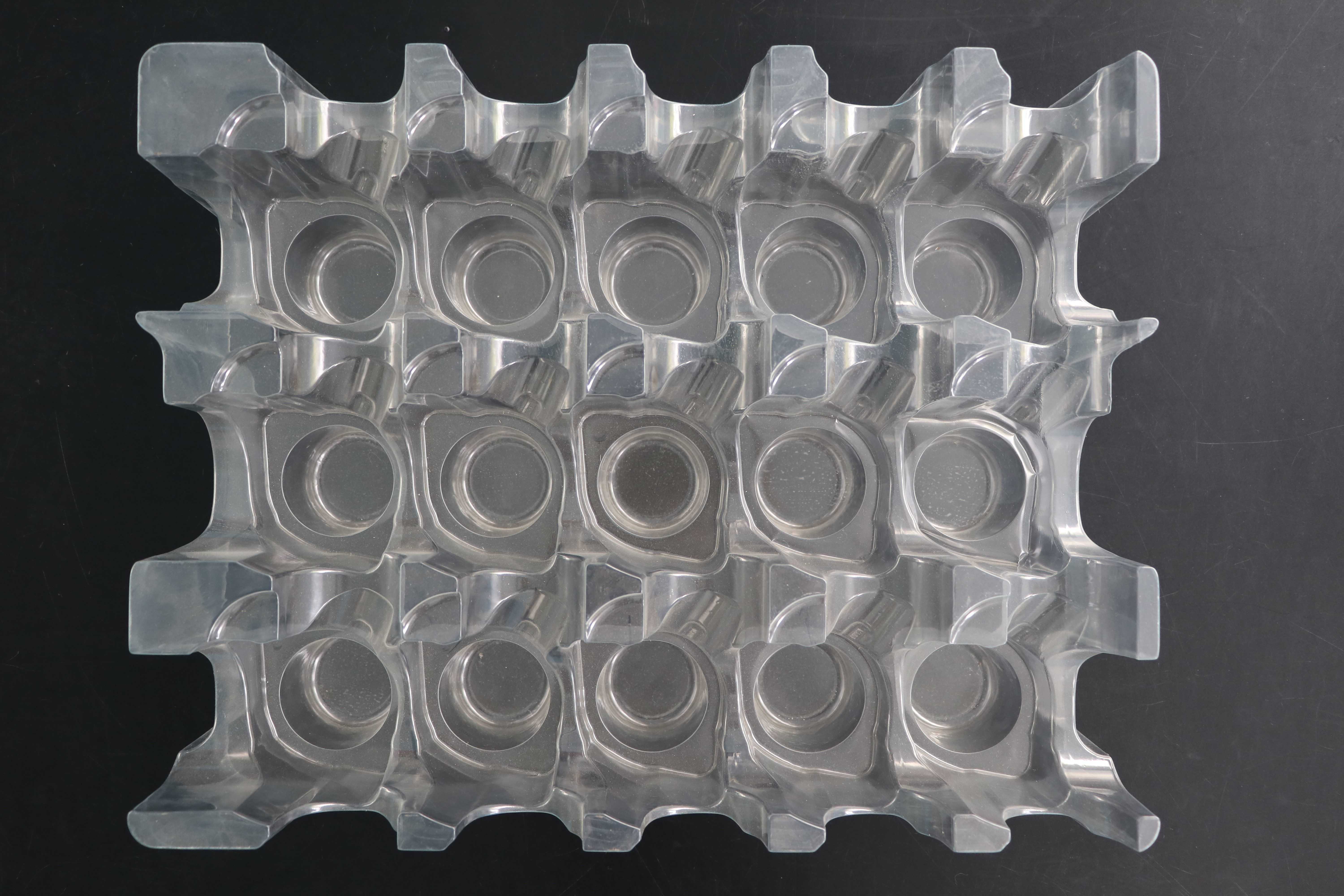 汽(qi)車零部(bù)件吸塑(sù)包裝