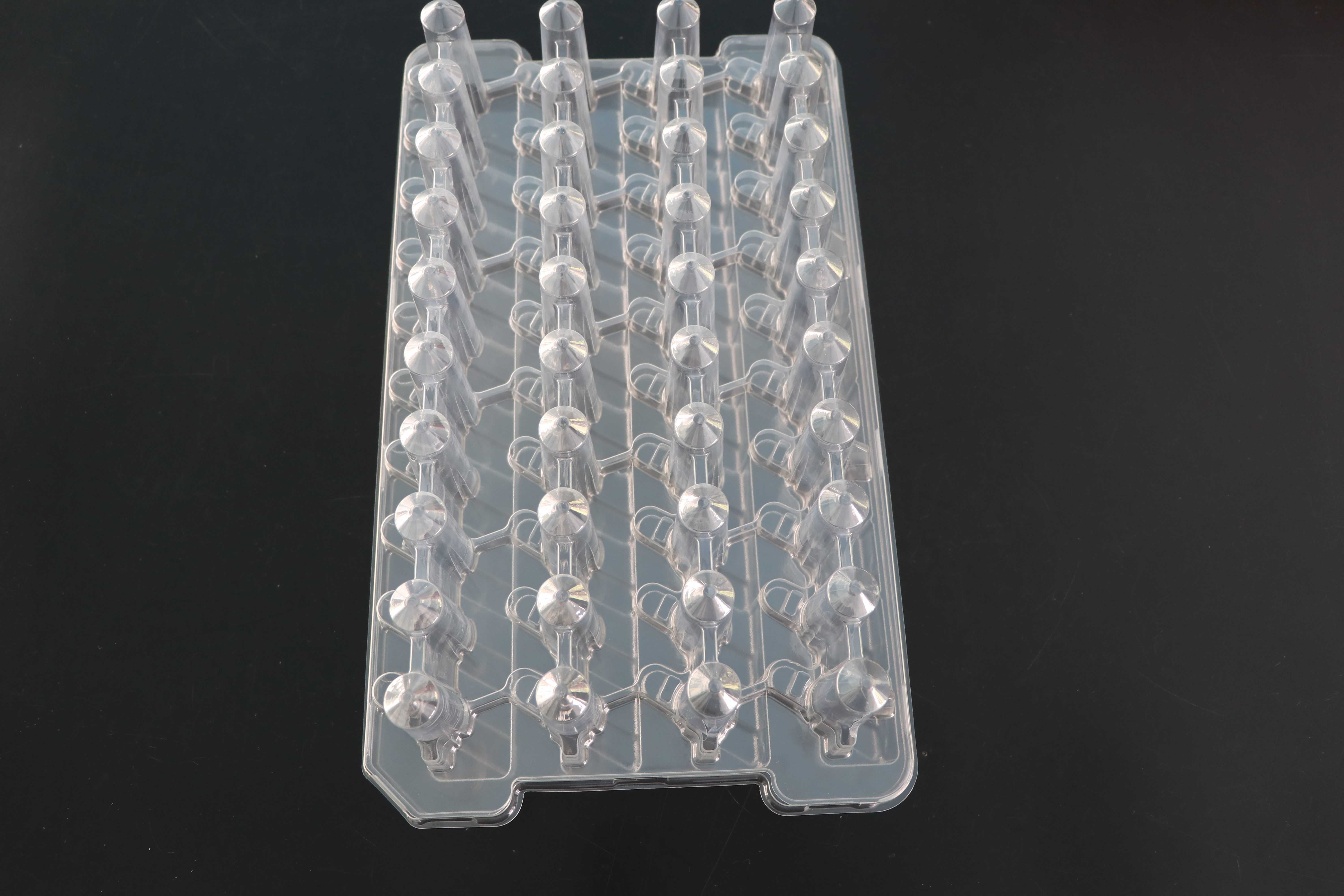 汽(qi)車零部(bù)件吸塑(su)包裝