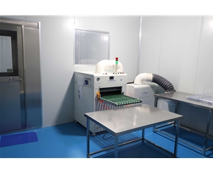 吸塑包(bao)裝生産車間(jian)